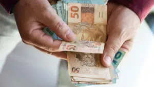 Adiantamento do 13º Salário: Quando Vale a Pena e Quais Alternativas Considerar